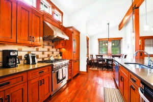 【老哈裝修雜談】各種地板的優劣之處