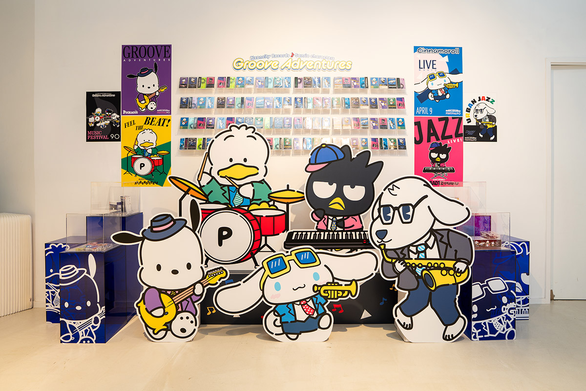 Sanrio7個超人氣角色將會與本地音樂廠牌Neoncity Records旗下原創角色首度聯乘。在啟德AIRSIDE 2樓中庭旁210號舖的限定店,售賣一系列首度登場的聯乘限定復古音樂主題周邊產品。(公關提供)