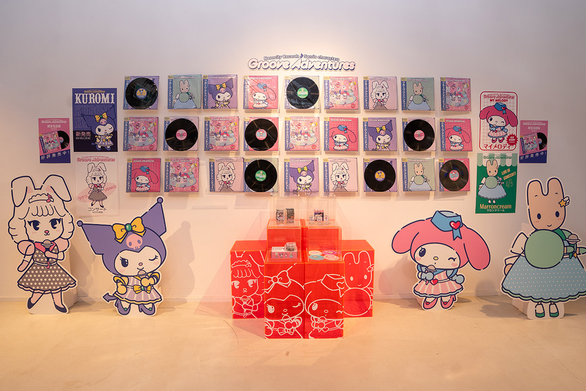 Sanrio7個超人氣角色將會與本地音樂廠牌Neoncity Records旗下原創角色首度聯乘。在啟德AIRSIDE 2樓中庭旁210號舖的限定店,售賣一系列首度登場的聯乘限定復古音樂主題周邊產品。(公關提供)