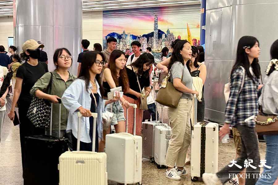 逾20萬人次出入境 運輸署預警返港高峰或致候車延誤
