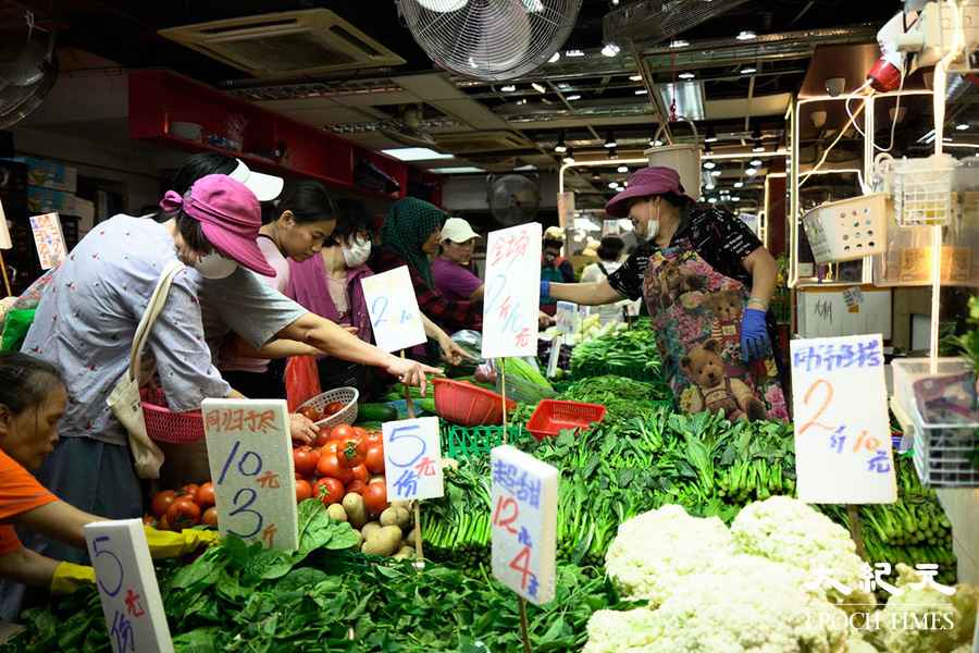 荃灣菜檔推「同歸於盡價」10元3斤 菜檔：鼓勵留港消費