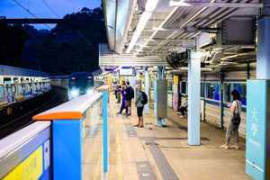 大學站自動閘門完成安裝 港鐵預計全綫工程將提早竣工