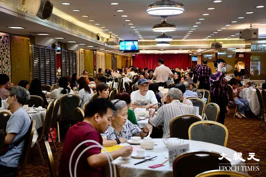 母親節｜有酒樓指生意40年最差 估計只有往年四成