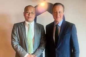黎智英獲頒哥本哈根民主峰會勇氣獎 由其子黎崇恩代領