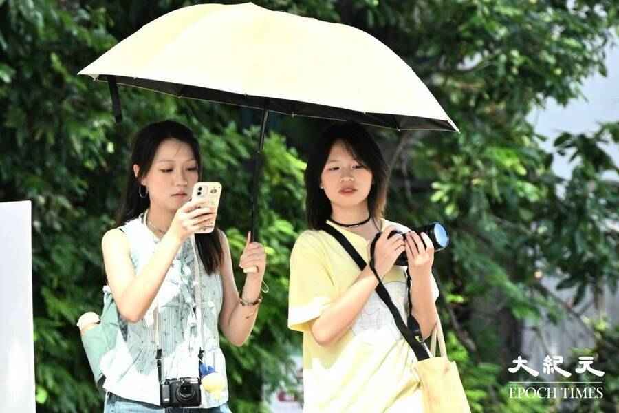 今有部份陽光及兩陣驟雨最高32度 明日炎熱