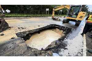 環保大道水管滲漏全線封閉 預計周四早上完成路面維修