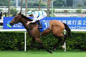 名駒「遨遊氣泡」勝出遮打盃　成為香港第二匹「三冠王」
