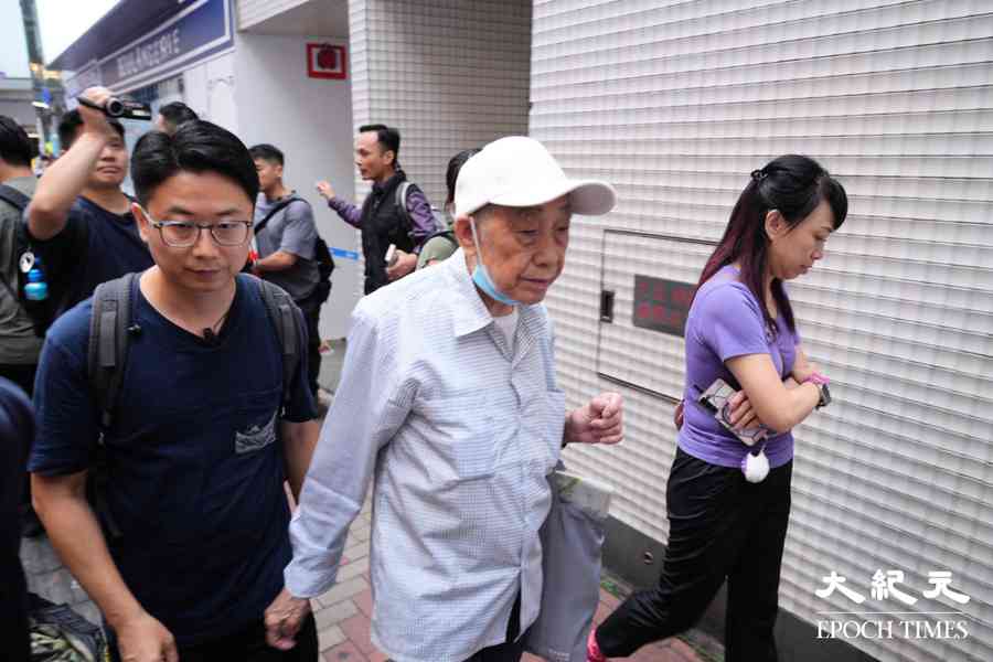 吳伯被指十一「煽動」 獲准保釋候查
