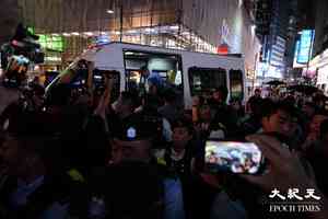 六四銅鑼灣警方大陣仗戒備 拘2人扣查10人