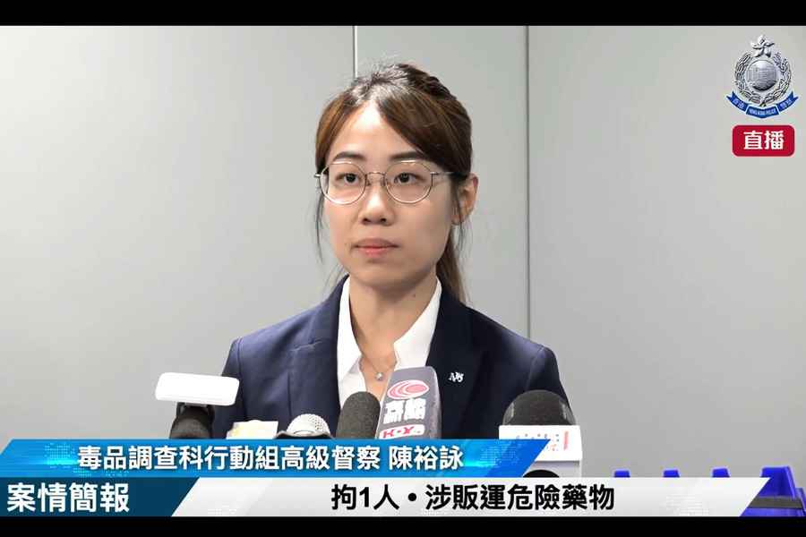 警方機場檢23磚可卡因估值1900萬元 拘捕一男子