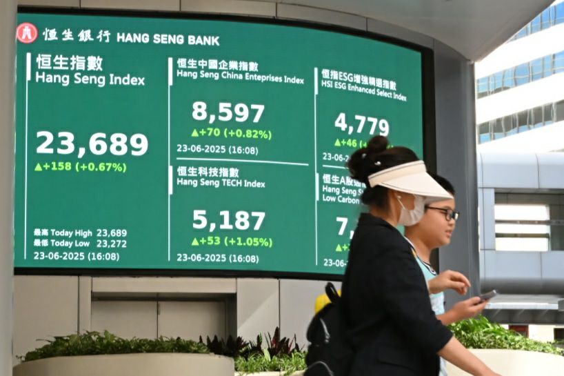 恒指轉升158點、新世界漲2.6% 花樣年境外債務重組協議延期
