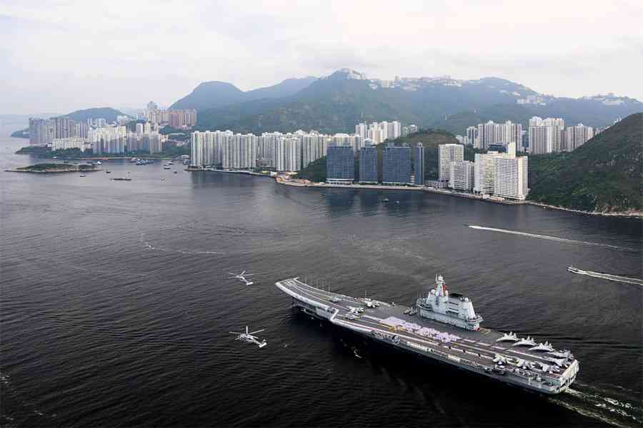 山東艦抵港 9條離島渡輪一度暫停服務
