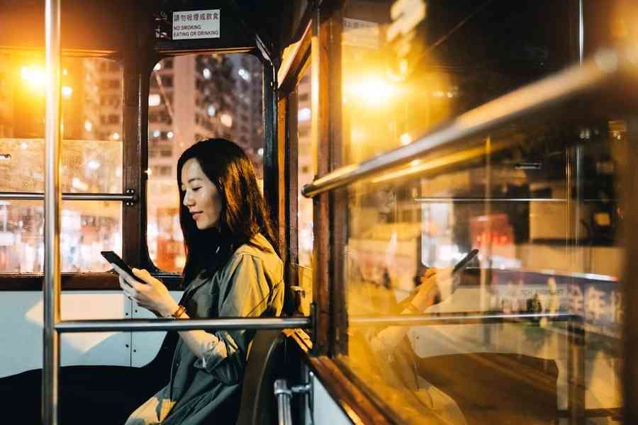 Booking.com《全球AI認知報告》：96%香港消費者期望用AI規劃旅程