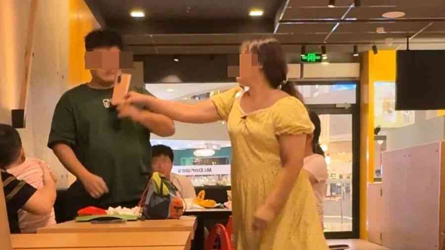 廣東惡女大鬧麥當勞 掌摑員工後叫囂「我認識大把警察」（有片）