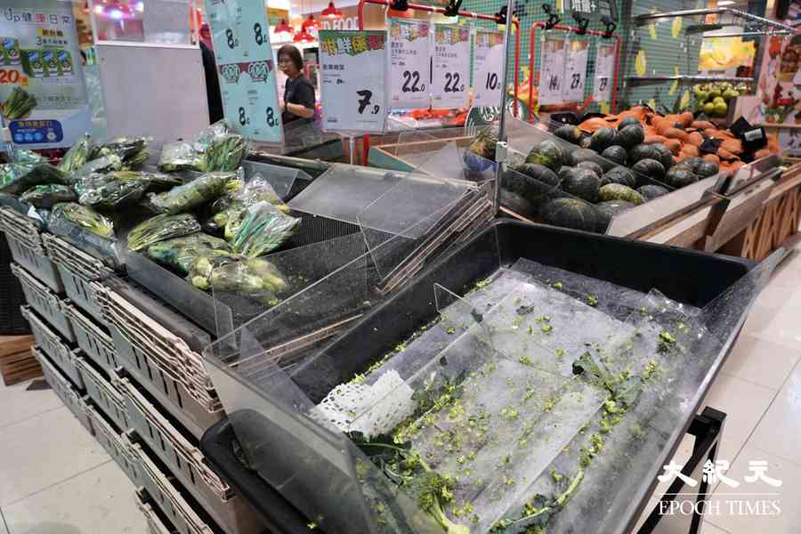 樺加沙襲港｜油塘街市菜價飆逾兩成 市民：未見過如此多人