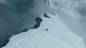 史上第一人｜波蘭登山家無氧登珠峰後滑雪下山（有片）