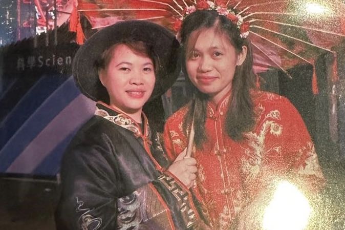 警方指2名分別24歲及33歲的菲律賓籍女子Pabuaya Imee-mahilum及Tibay Aleli-perez於10月4日下午在荃灣楊屋道最後露面後便告失蹤，呼籲有消息者聯絡警方。（警務處提供）