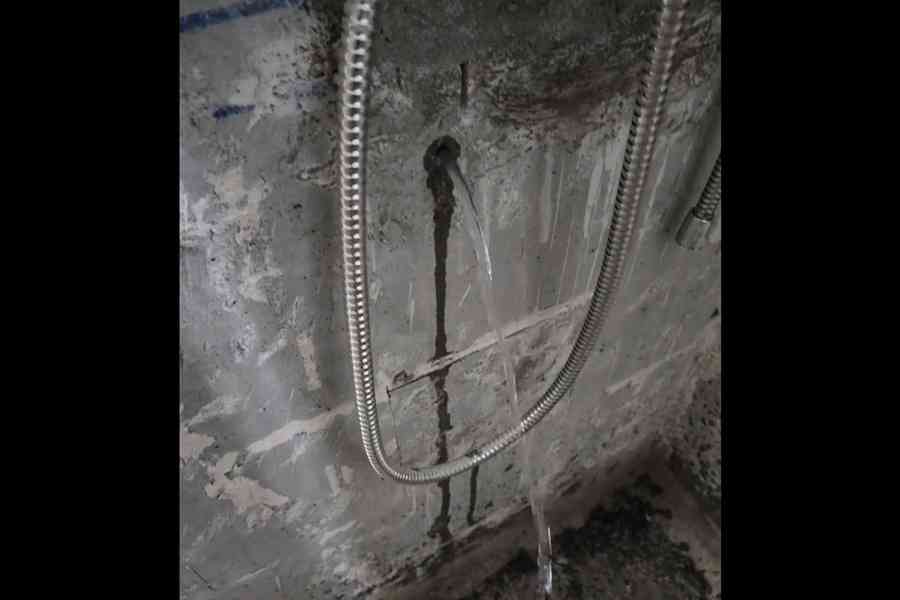 網傳居屋啟悅苑牆身漏水 房屋署：疑屋主擅加裝水喉 