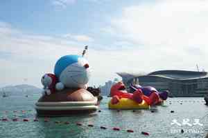 多啦A夢、LABUBU等4大充氣雕塑今起現身維港海面