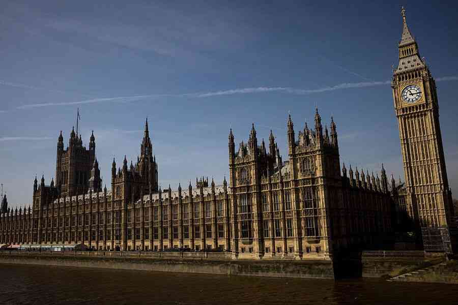 英國擬擴大「人才簽證」至全球百大學府 無需事先受聘亦可赴英