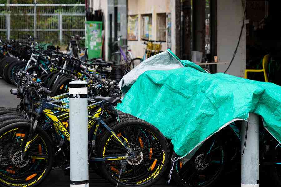 單車租賃店外長期違泊單車 申訴公署指當局有行動裁投訴不成立