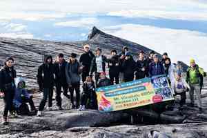 中學生首登東南亞最高峰 創本港校園登峰紀錄