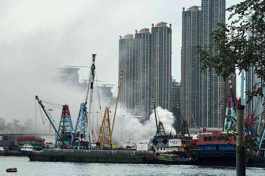 新油麻地避風塘火警 濃煙沖天