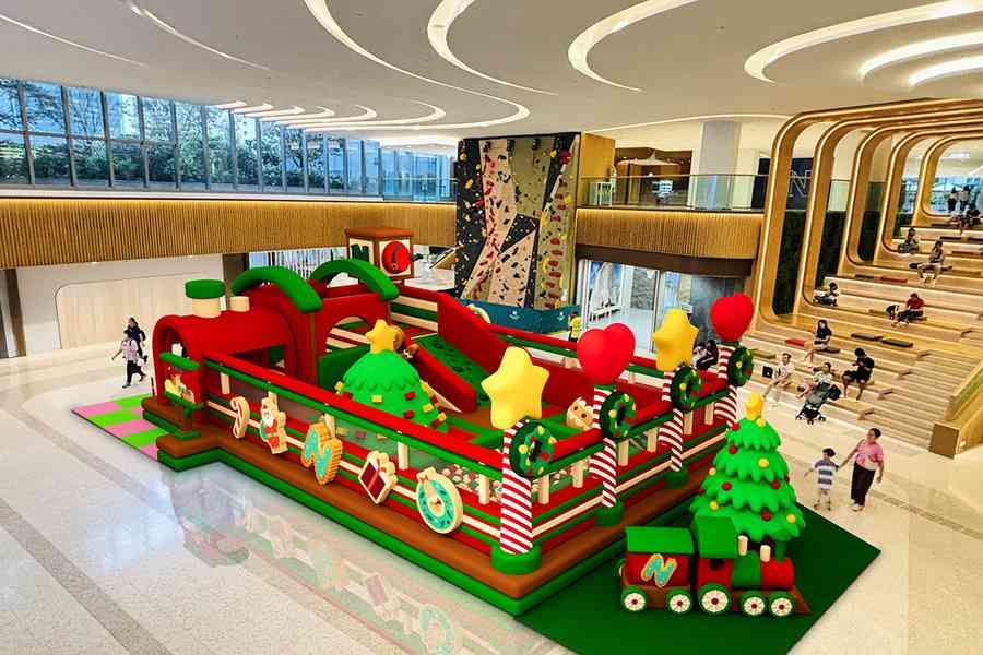 聖誕好去處｜朗壹廣場逾千呎聖誕主題吹氣樂園