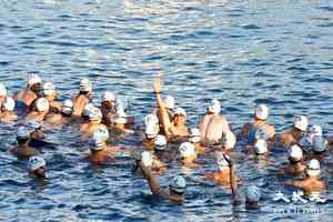 維港泳2025｜逾3700名泳手參與 何詩蓓首參加獲女子組亞軍