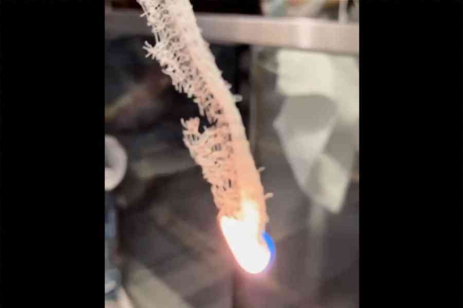 宏福苑5級火｜碧瑤灣住戶自行試驗棚網質疑阻燃低：像蠟燭一樣