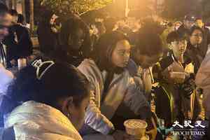 宏福苑5級火｜入夜後稍趨平靜 悲傷過後送上打氣聲