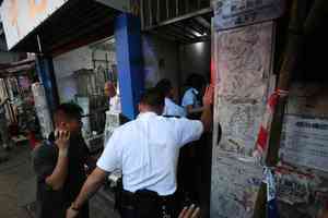 警搗旺角毒窟拘18人 6人攀窗時受傷釀一死