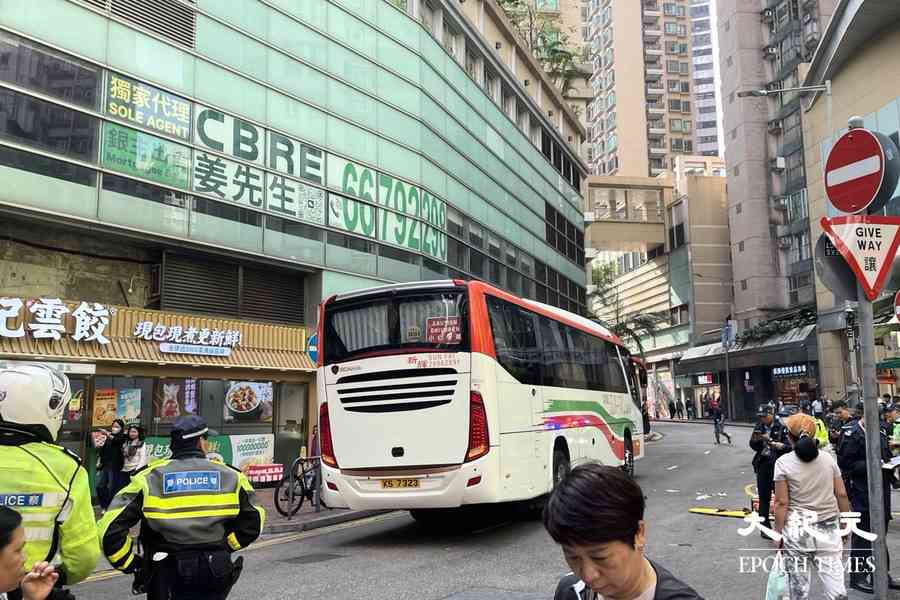 灣仔旅遊巴撞斃86歲老婦 62歲男司機被捕
