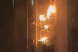 荃灣中心北京樓單位火警 逾百居民疏散