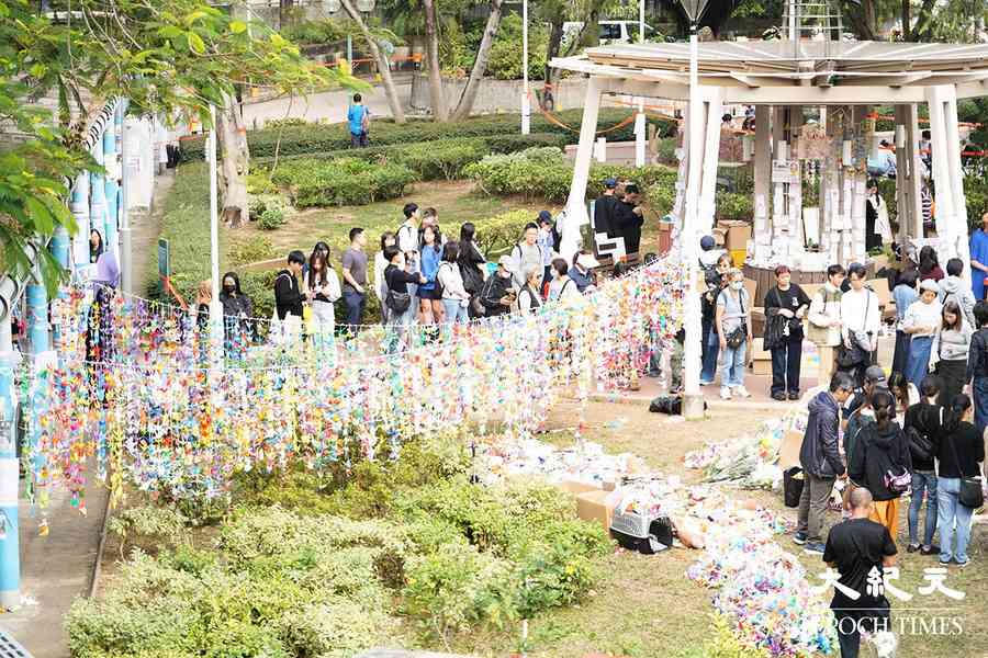 宏福苑5級火｜廣福休憩處悼念留言區今晚清場 市民把握機會獻花