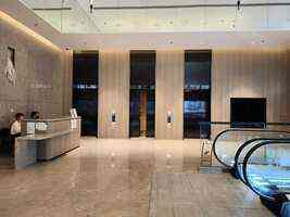 美聯:長沙灣江博士中心全新工業單位2,265呎 月租36,000元