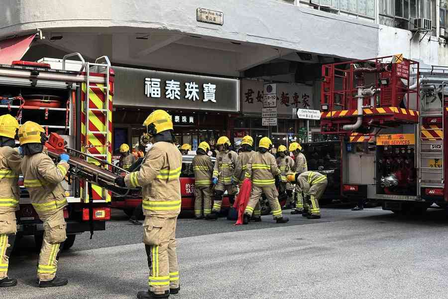 長沙灣老婦遭的士撞倒 一度被困（更新）