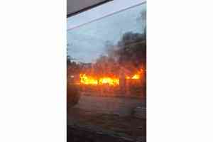 沙頭角貨倉起火 火光熊熊