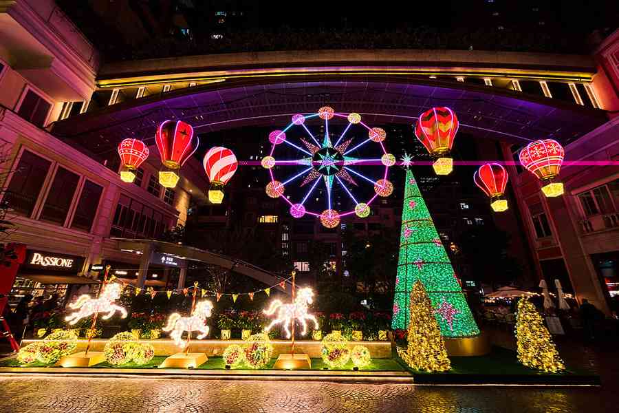聖誕好去處｜利東街兩萬顆LED燈閃耀 懸浮LED摩天輪及8米高聖誕樹閃耀中庭