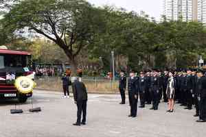 花紋緊身裙出席何偉豪喪禮捱轟 陳巧敏致歉