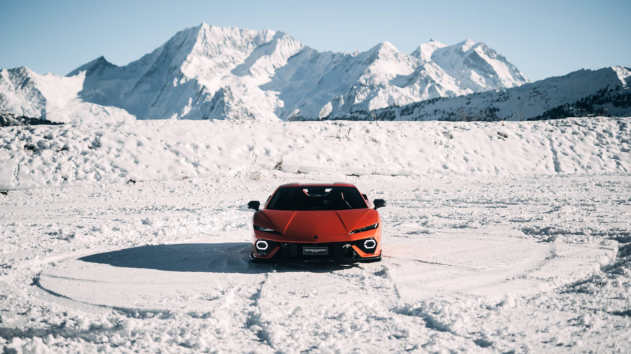 【每日品牌】林寶堅尼#SheDrivesaLambo法國阿爾卑斯雪地極速挑戰