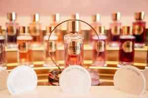 【新世紀特稿】從「口紅效應」到「香水效應」：黑五消費熱 信心卻沒有回來