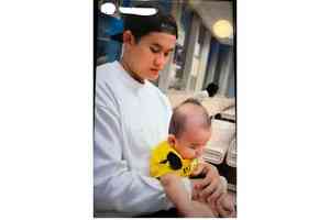 印尼籍父子深水埗失蹤今午元朗尋回 父涉疏忽照顧被捕