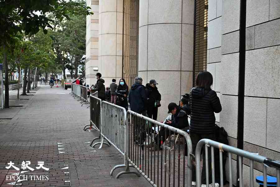 黎智英案下周一求情 今逾數十人排隊等候旁聽 