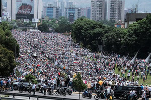 反對總統獨裁 委國爆「示威之母」激烈抗議