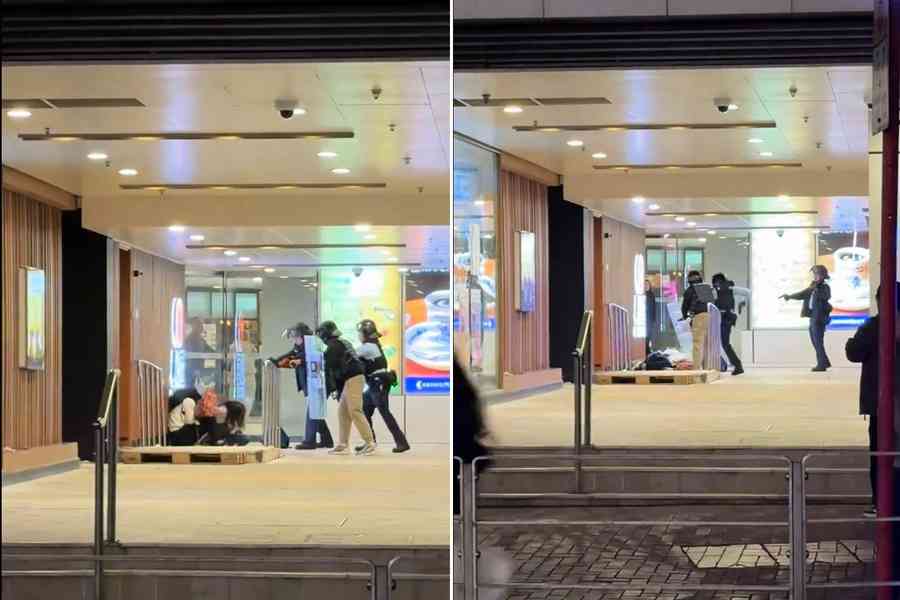 屯門漢超市擸刀 一度挾持女途人 被警開槍擊斃