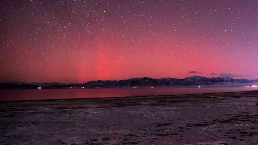 中國北方多地極光大爆發 新疆現罕見紅綠極光（影片）