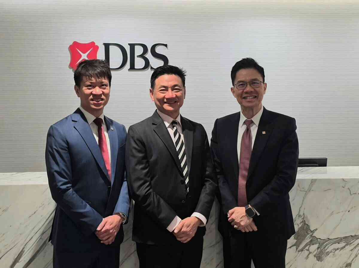 圖為（右起）星展銀行北亞區首席投資總監楊政齡、星展銀行首席投資總監侯偉福、星展銀行資深投資策略師何玓倫。 (星展銀行提供)