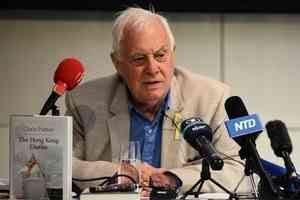 彭定康轟英政府擬對BNO港人申請永居「加辣」