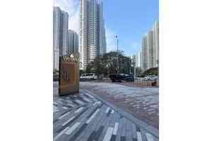 天水圍私家車自炒 男司機輕傷送院